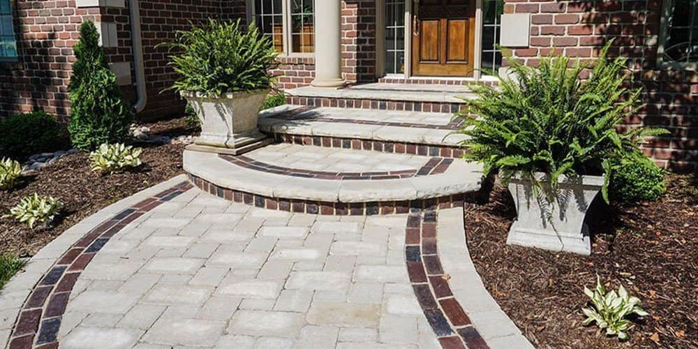 TL-pROS-AND-CONS-OF-PATHWAYSpatio-paver walkways by Jim Handy
