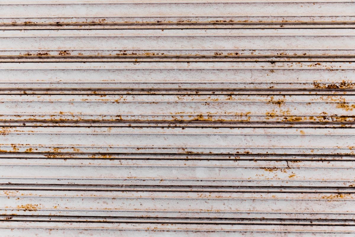 5 Signs Your Deck Needs Repair (Before It Becomes Dangerous) 5 metal blind
